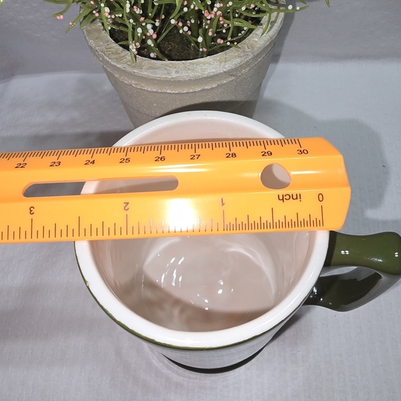 VINTAGE FOOTED MUG ARMY GREEN WITH GRAPHIC DESIGN GATOR ON ARMY TANK NOSTALGIC - Picture 6 of 6